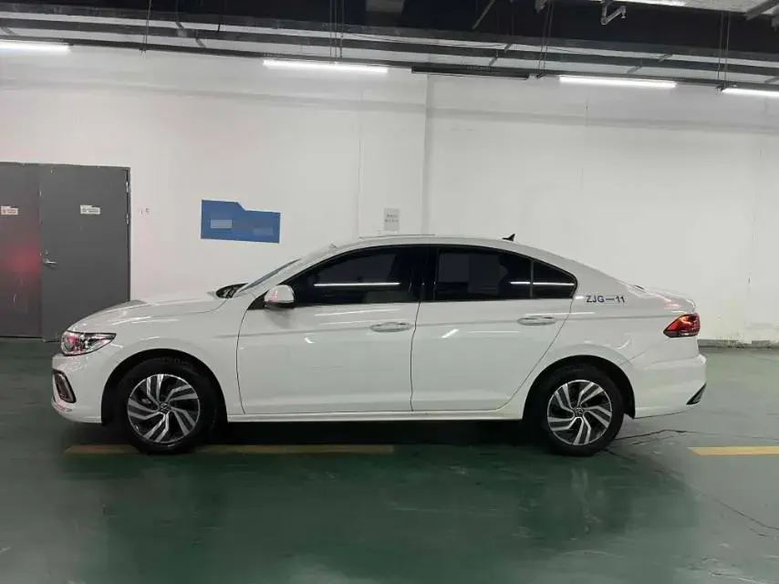 2023 VOLKSWAGEN BORA thumbnail 3