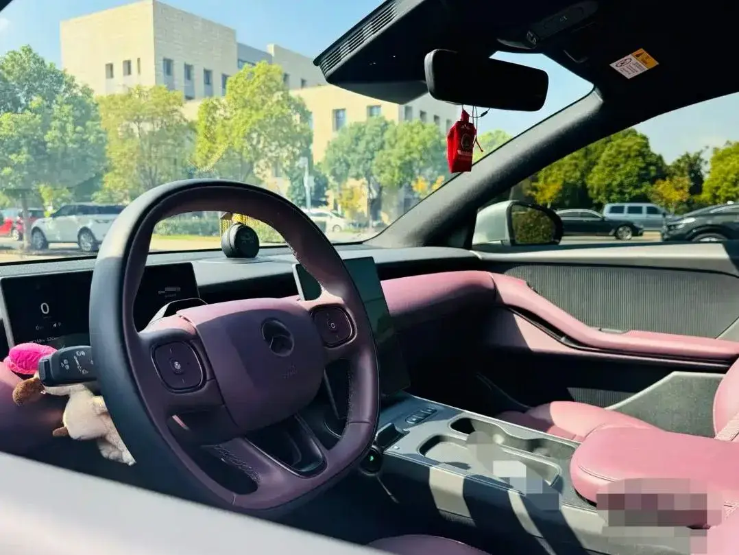 2023 NIO ET5T thumbnail 4