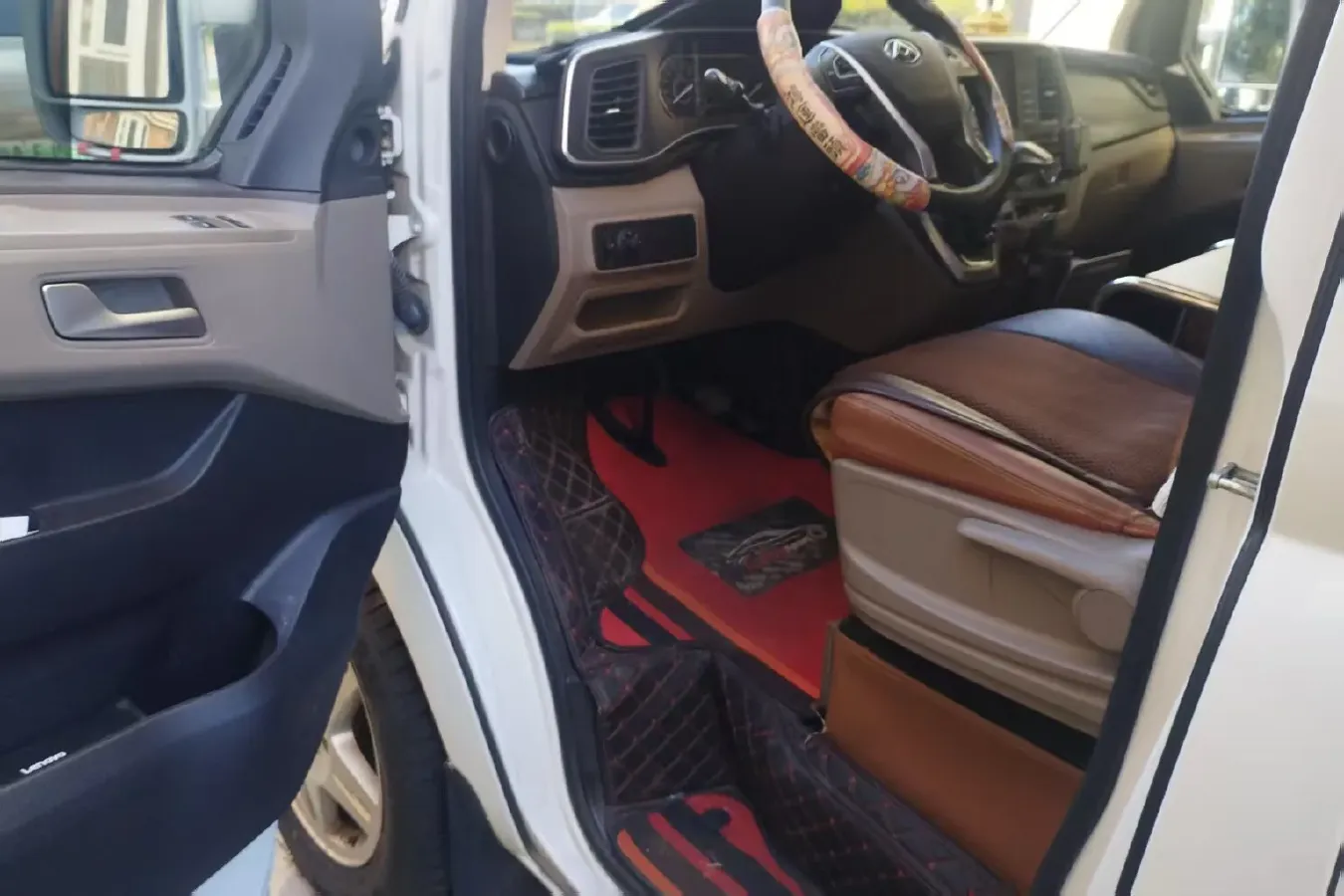 2021 MAXUS V80 RV 2.0T 139HP L4 6AMT,autocango,china used car exporter,china ev exporter,chinese used car exporter,chinese used ev exporter