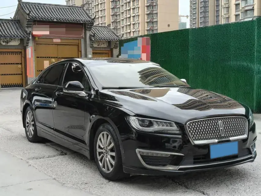 2019 LINCOLN MKZ thumbnail 3