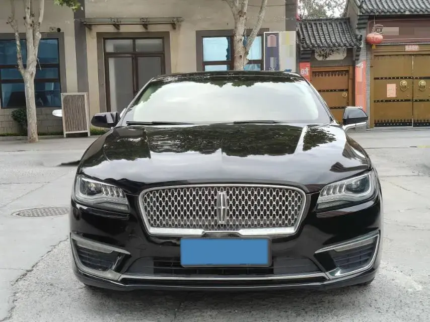 2019 LINCOLN MKZ thumbnail 2