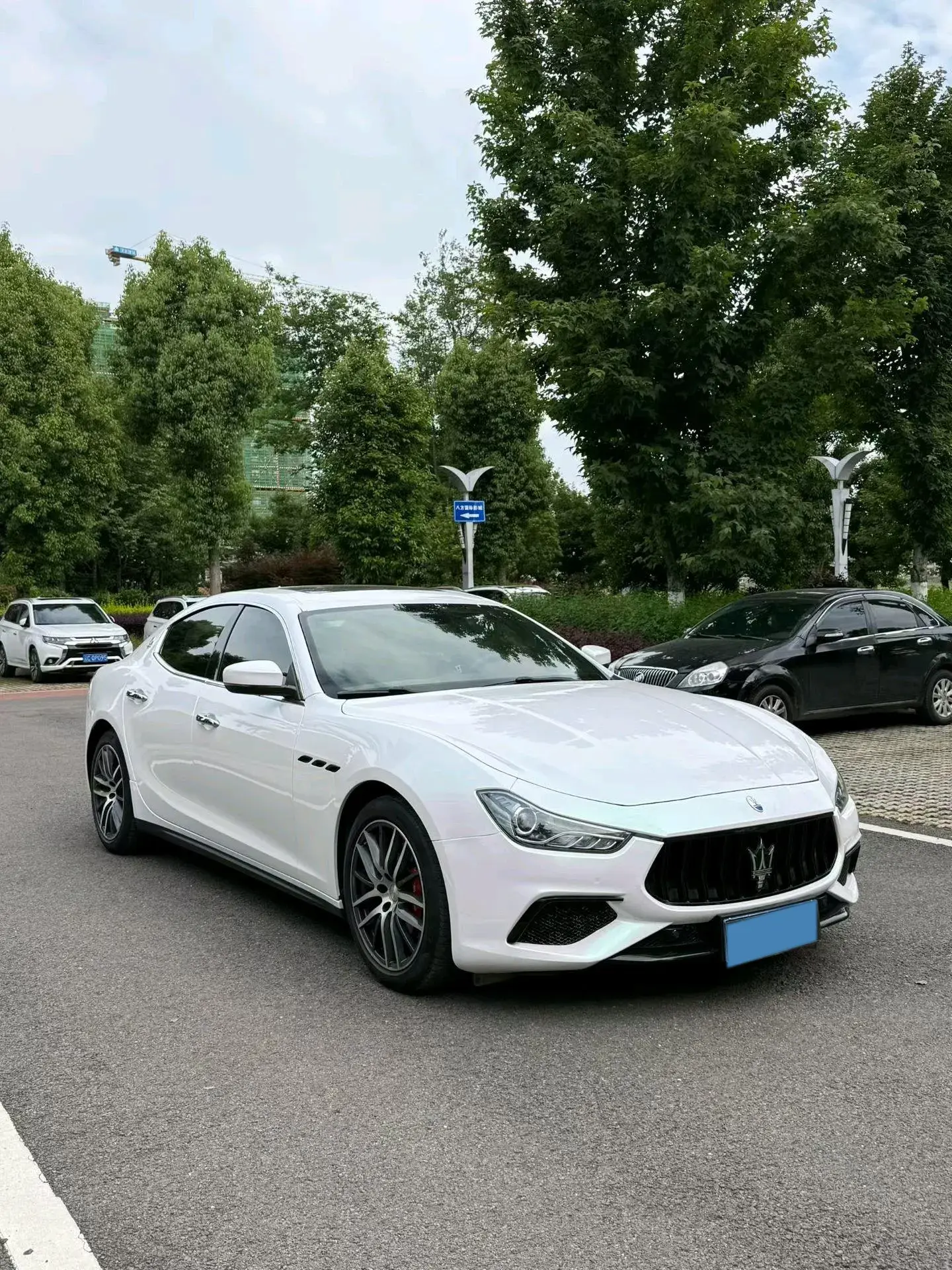 2018 MASERATI GHIBLI thumbnail 3