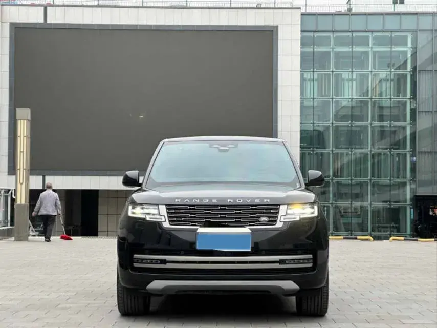 2024 LAND ROVER thumbnail 2