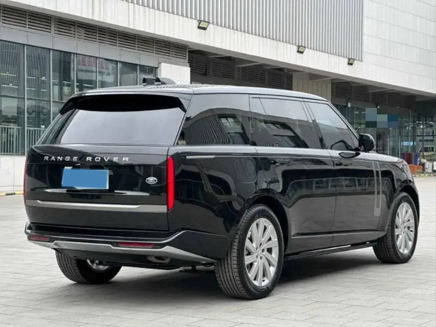 2024 LAND ROVER thumbnail 3