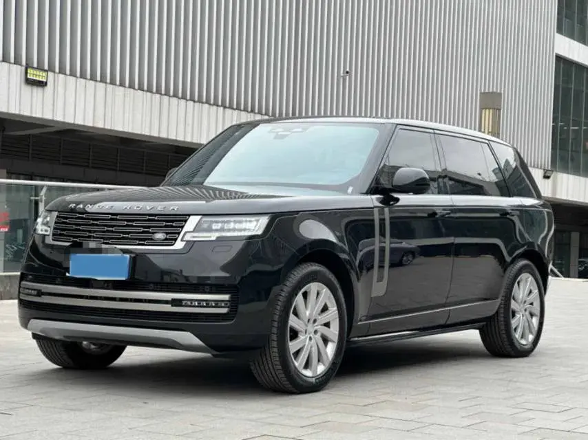 2024 LAND ROVER view 1