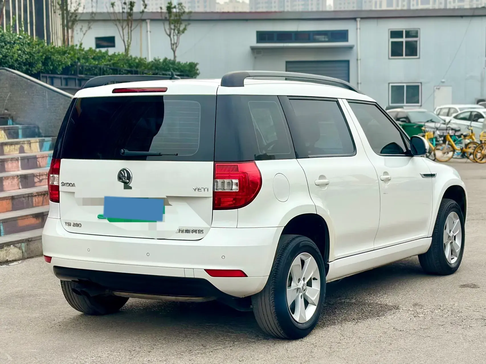 2017 SKODA YETI thumbnail 4