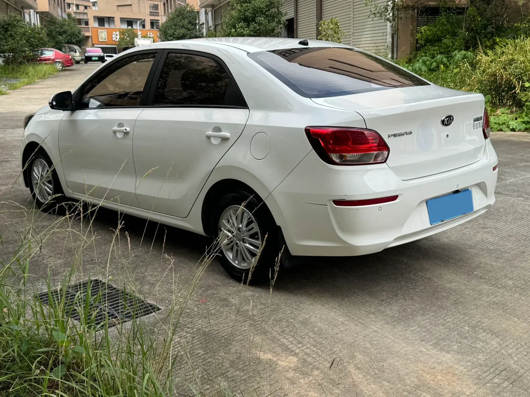 2017 KIA PEGAS thumbnail 4