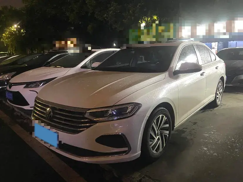 2023 VOLKSWAGEN LAVIDA view 1