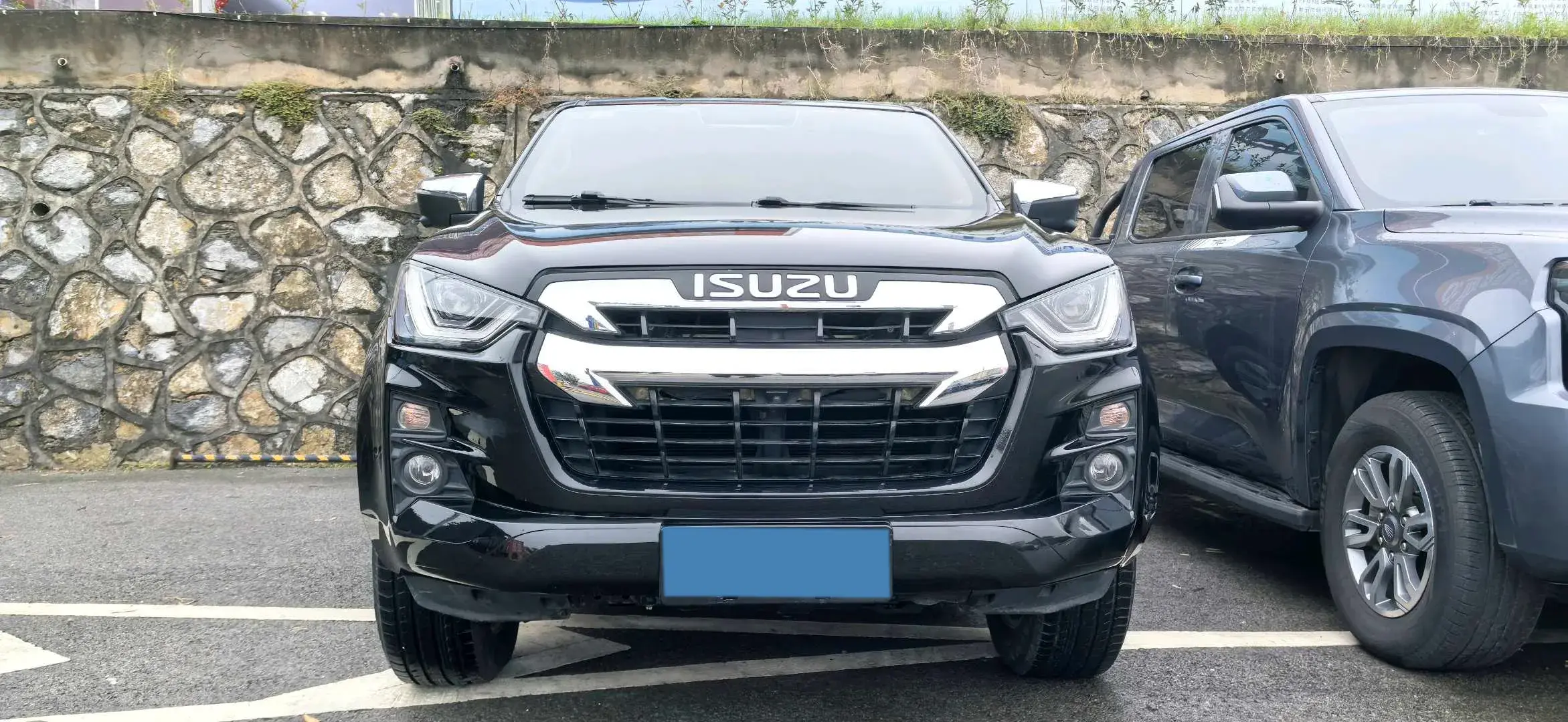 2021 ISUZU D-MAX thumbnail 2