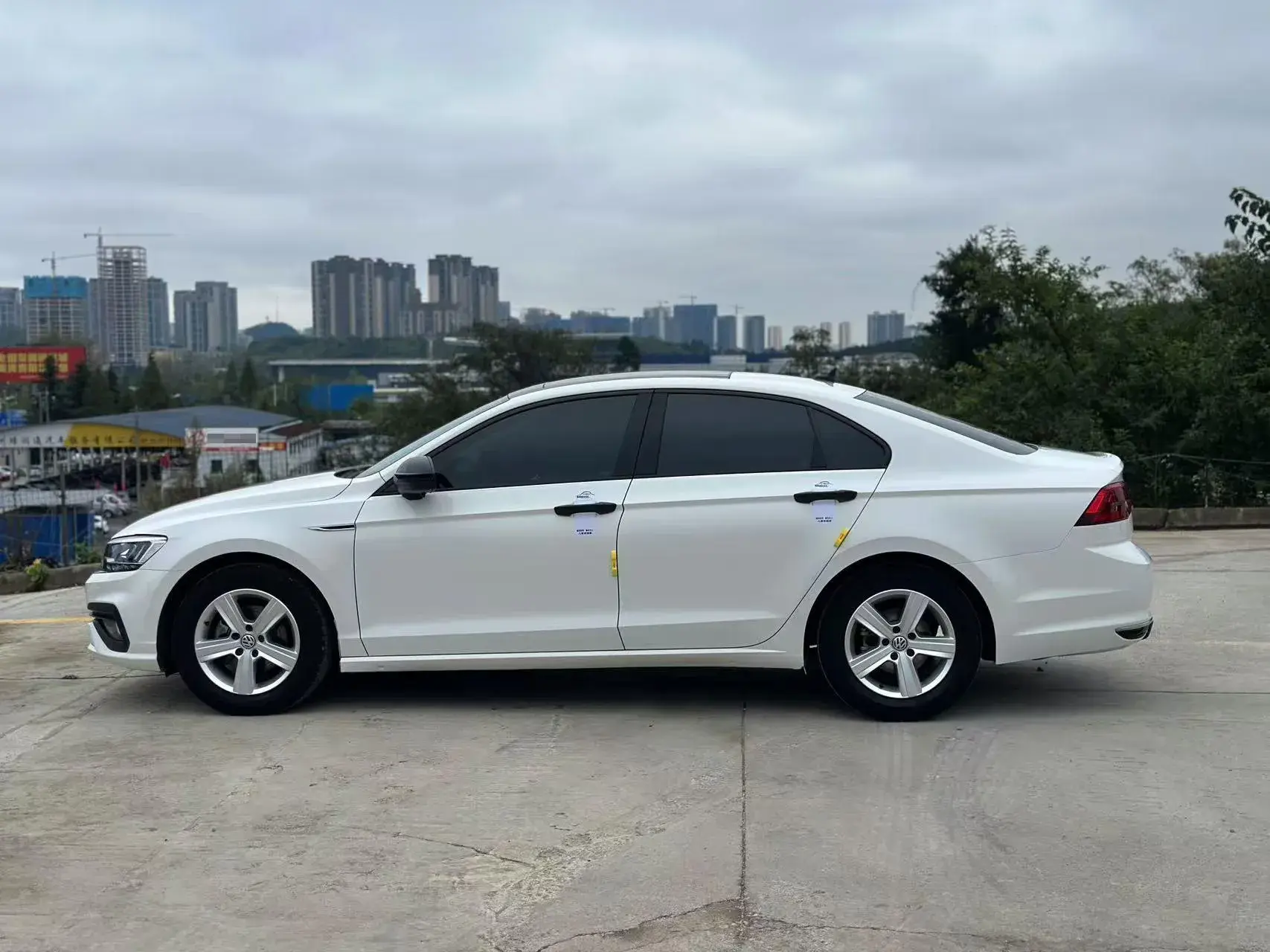 2019 VOLKSWAGEN LAMANDO thumbnail 4