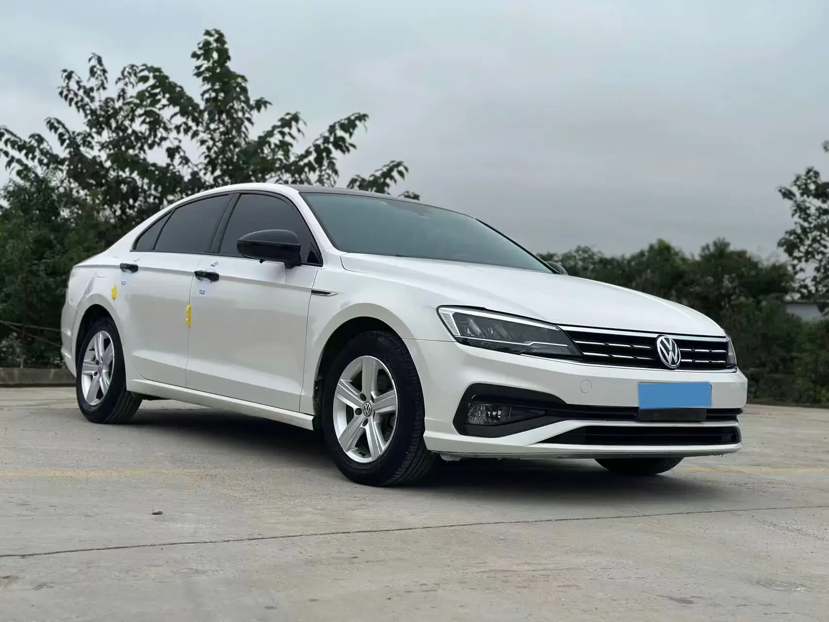 2019 VOLKSWAGEN LAMANDO thumbnail 3