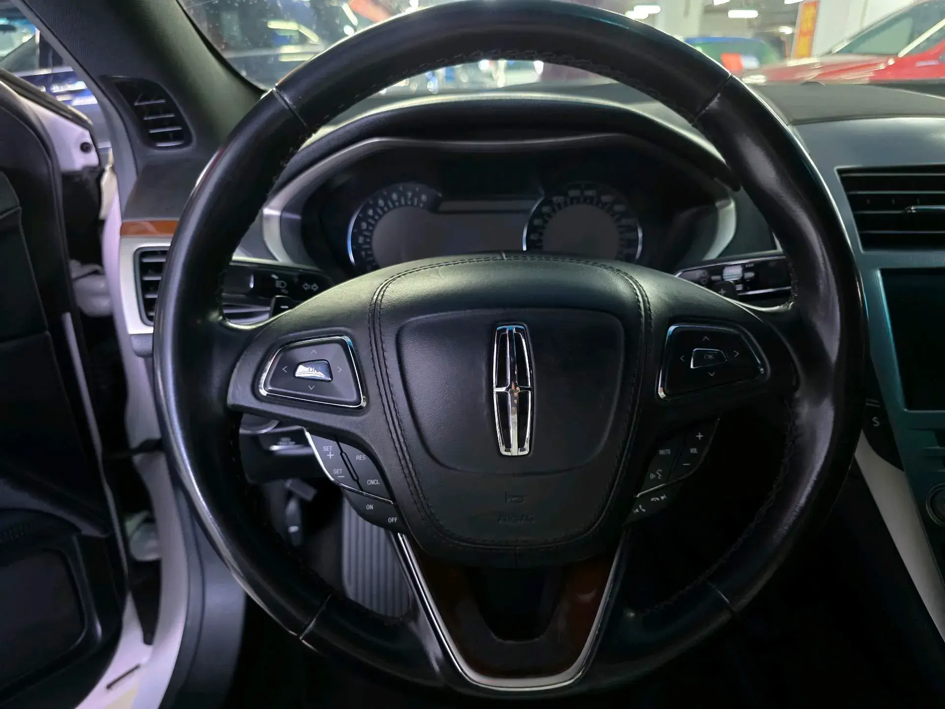 2017 LINCOLN MKZ thumbnail 4