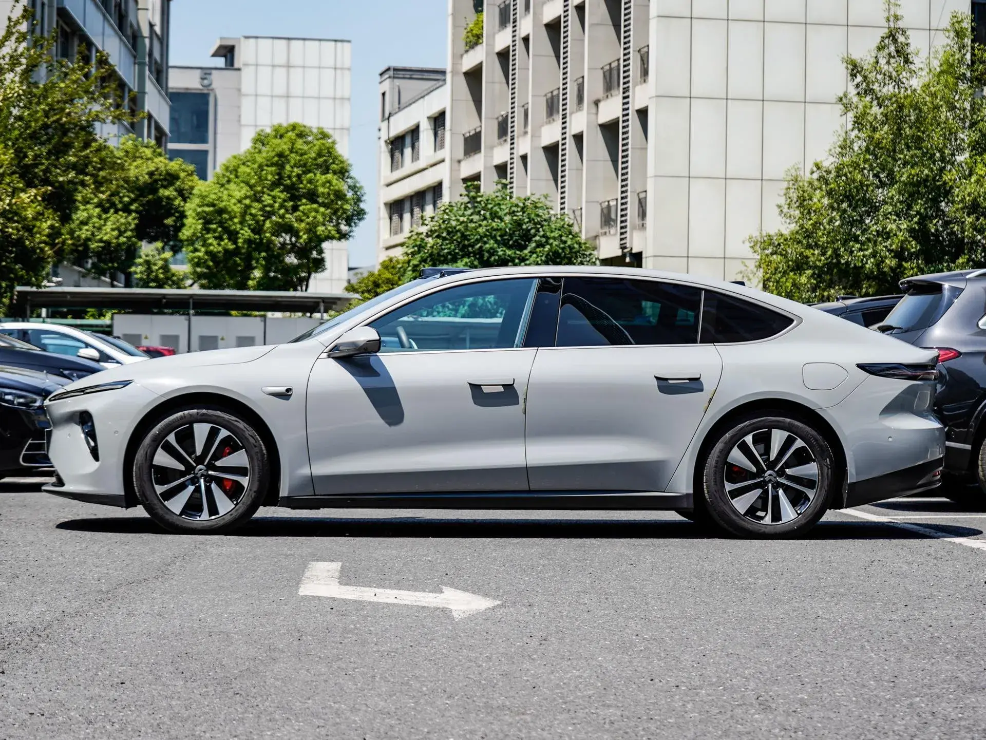 2023 NIO ET7 thumbnail 3