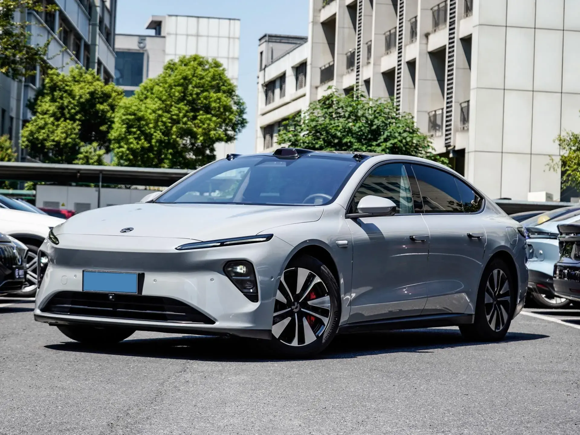2023 NIO ET7 view 1