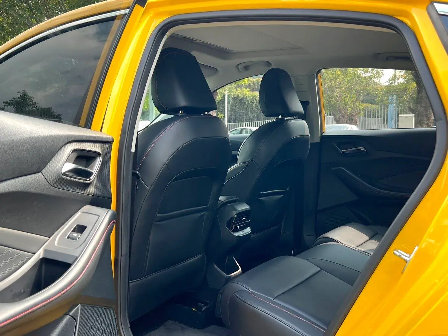 2021 MG 5 thumbnail 4