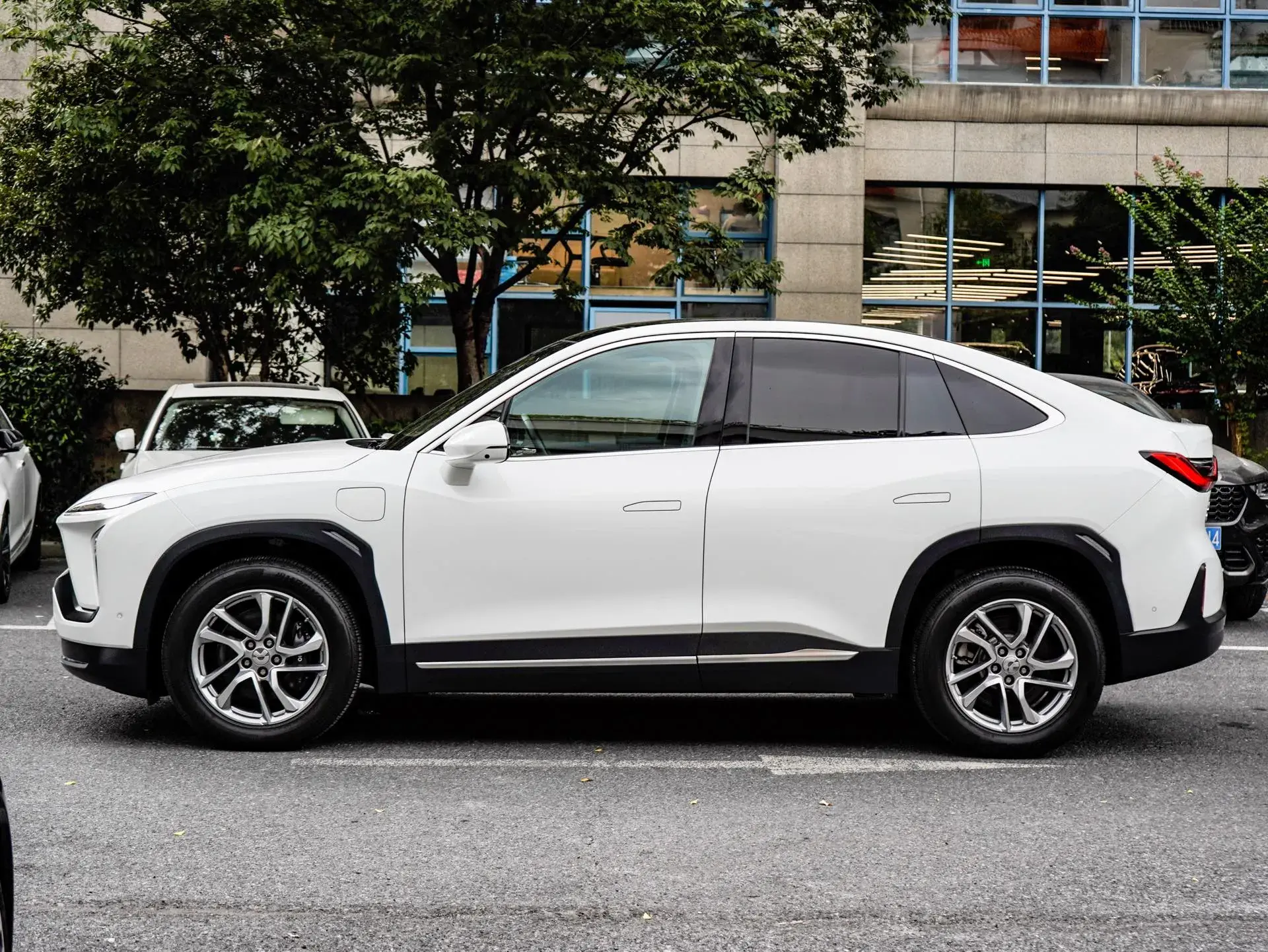 2022 NIO EC6 thumbnail 3