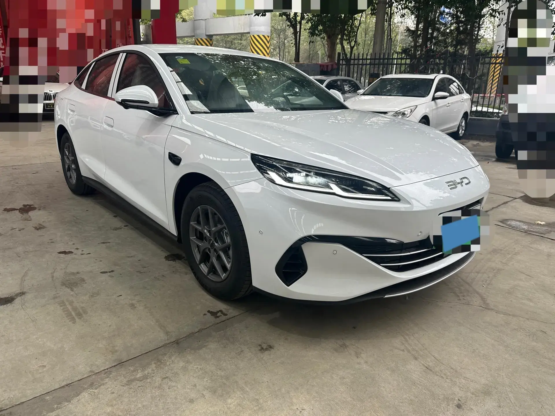 2025 BYD SEAL thumbnail 2