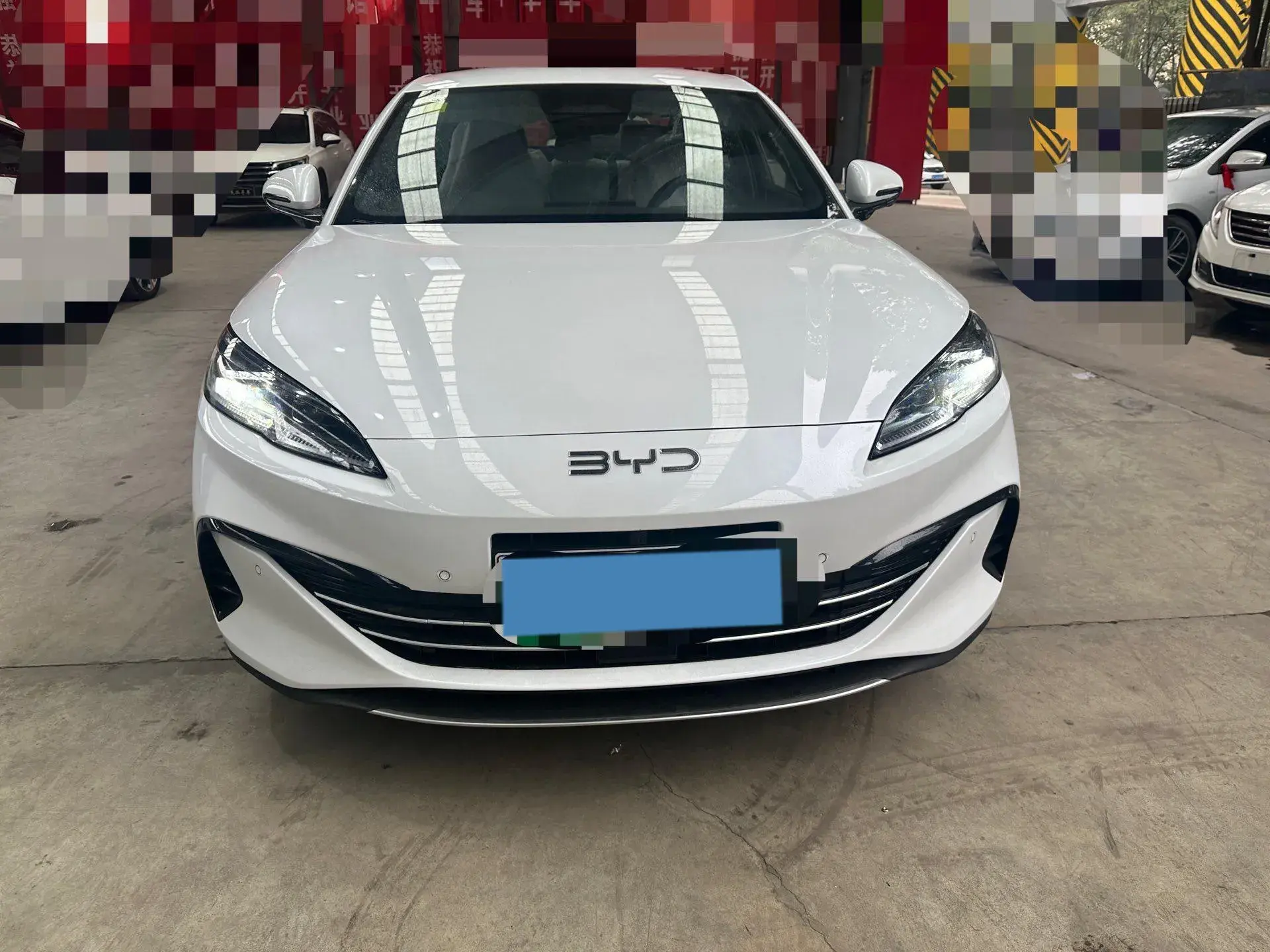 2025 BYD SEAL thumbnail 3