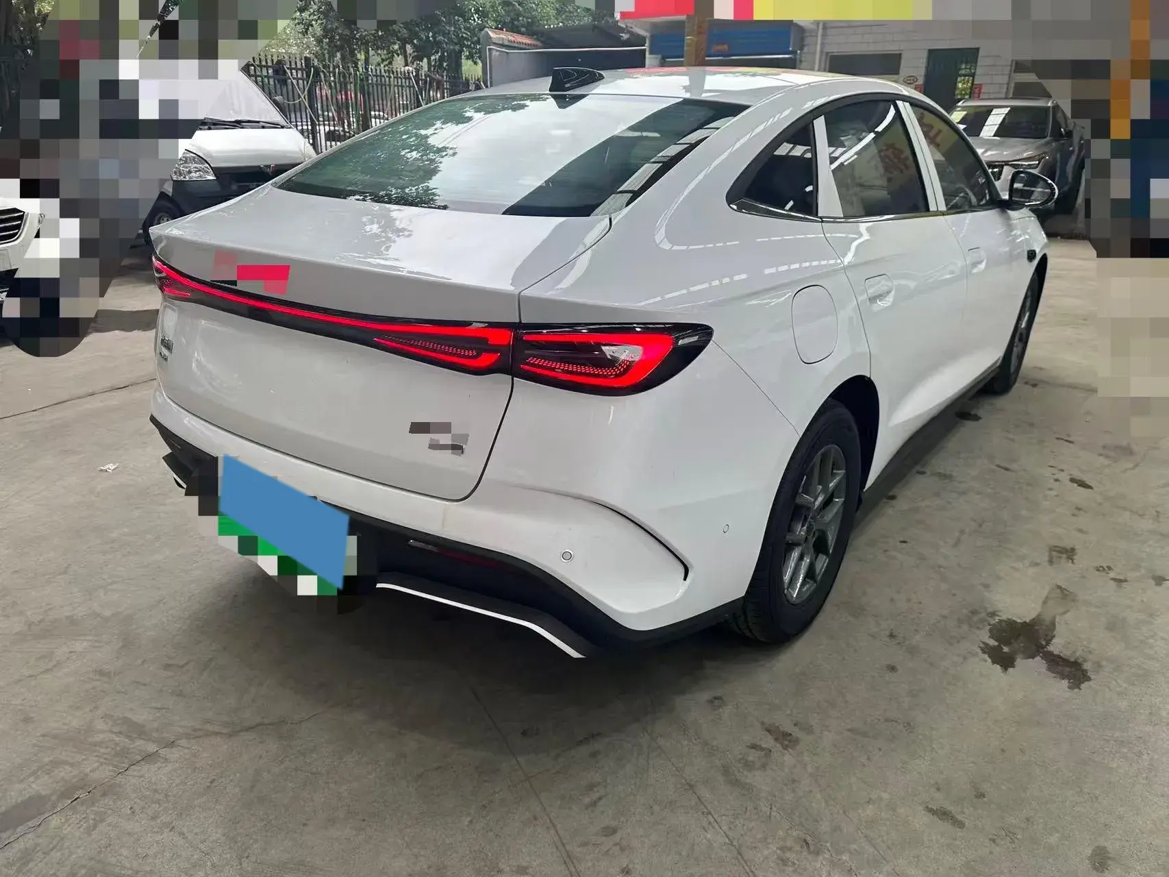 2025 BYD SEAL thumbnail 4