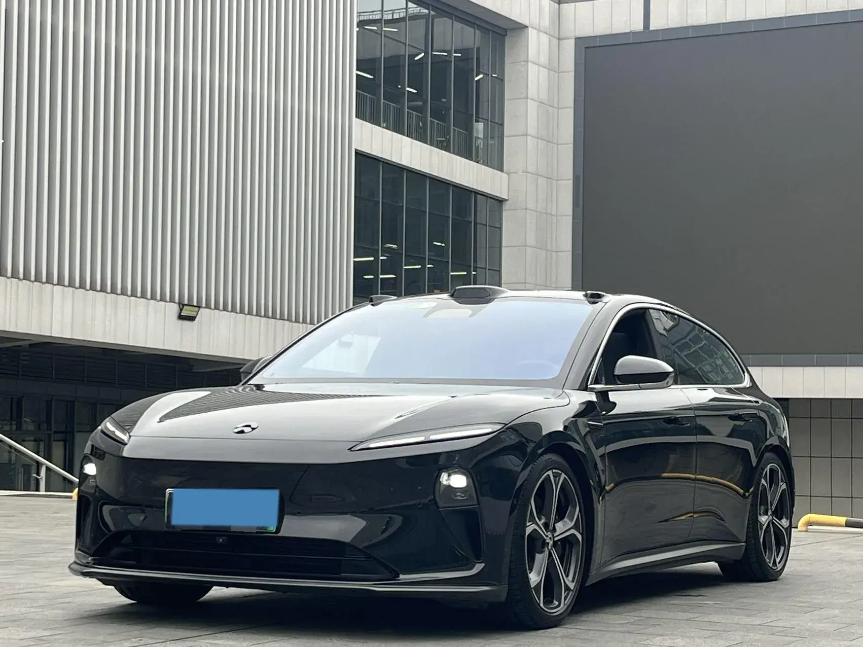 2024 NIO ET5T view 1