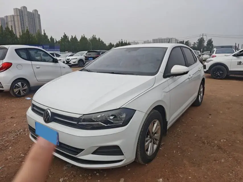 2023 VOLKSWAGEN POLO view 1