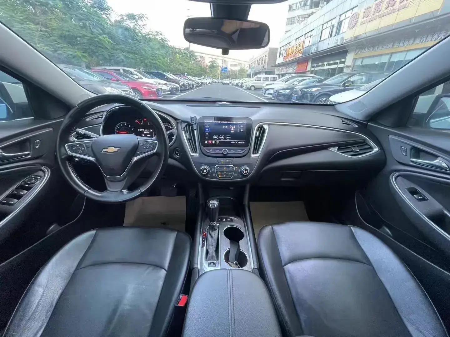 2019 CHEVROLET MALIBU thumbnail 2