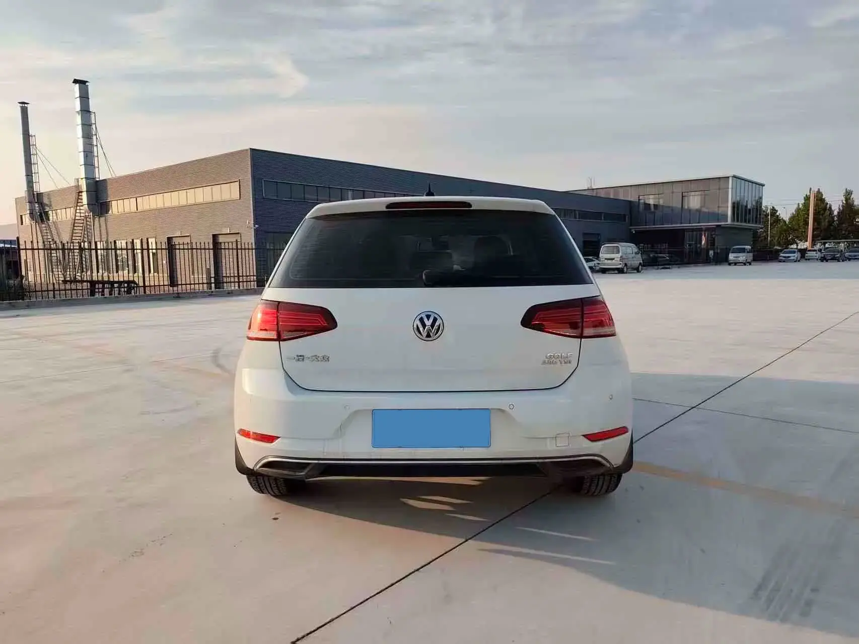 2019 VOLKSWAGEN GOLF thumbnail 4
