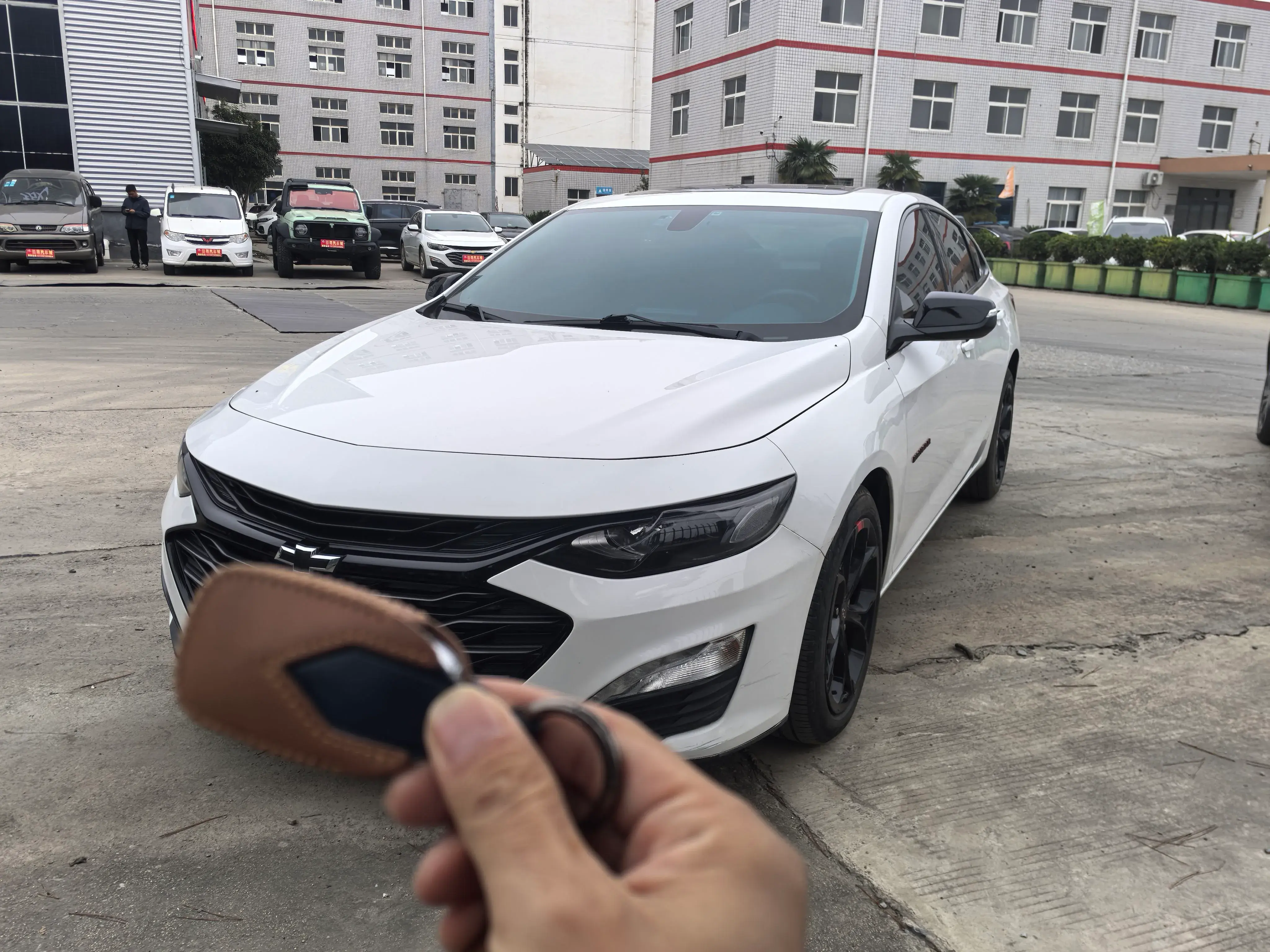 2019 CHEVROLET MALIBU view 1
