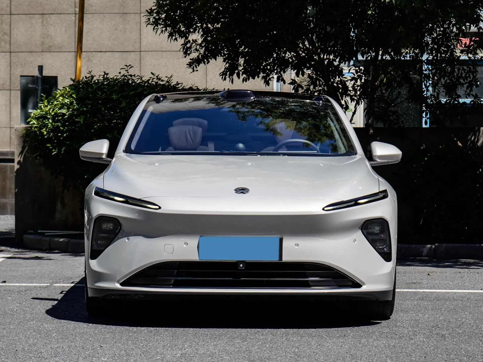 2022 NIO ET7 thumbnail 3