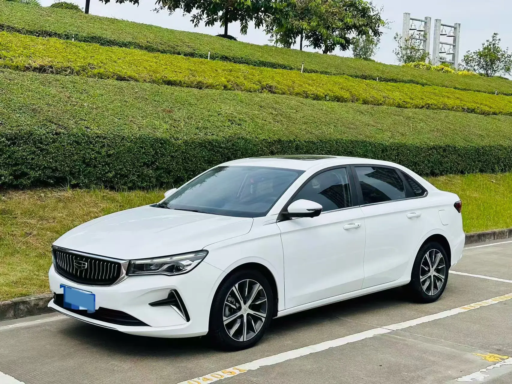 2023 GEELY EMGRAND view 1