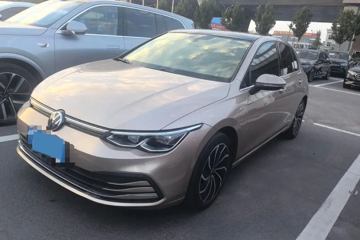 2021 VOLKSWAGEN GOLF view 1