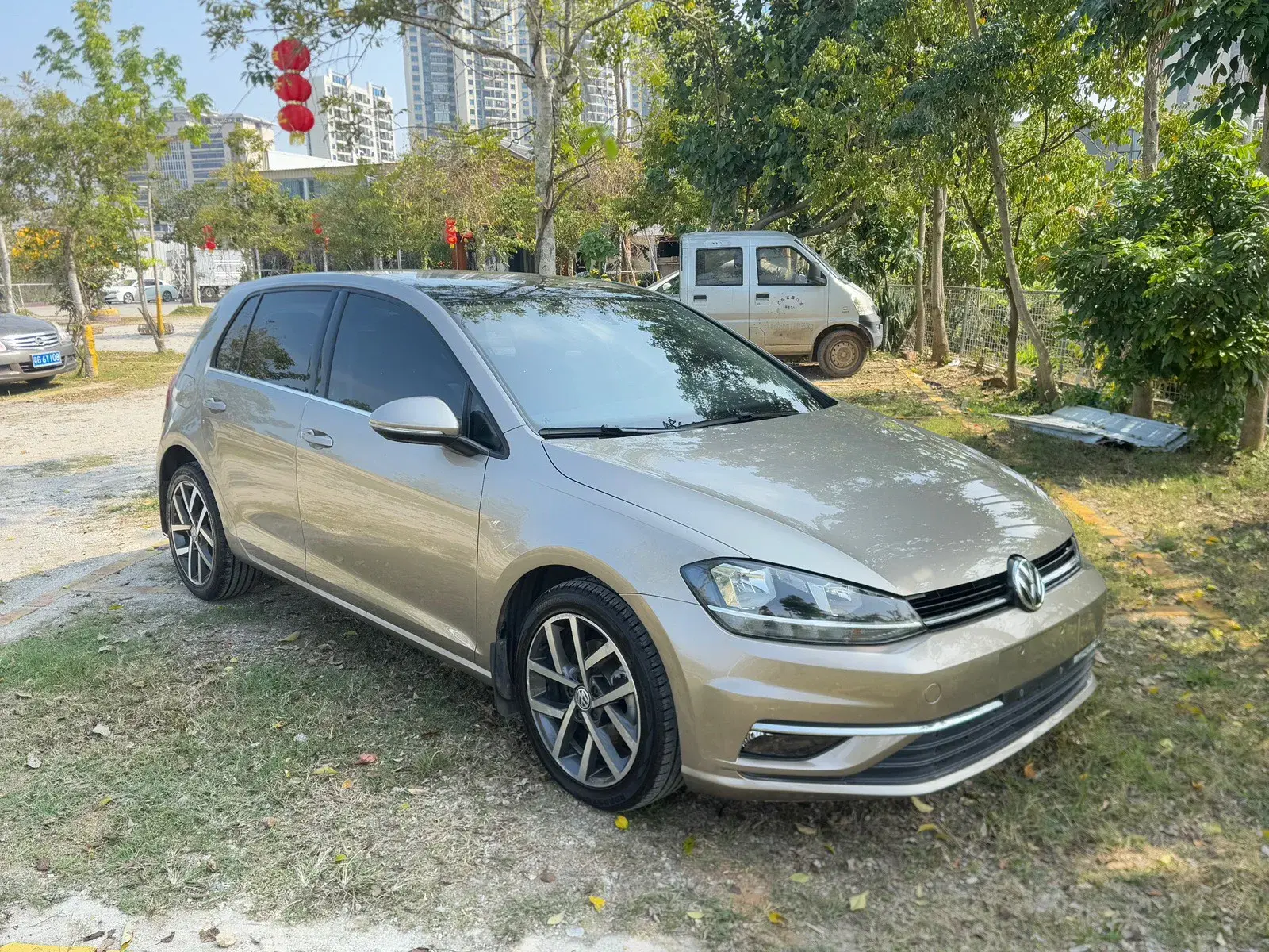 2019 VOLKSWAGEN GOLF thumbnail 2