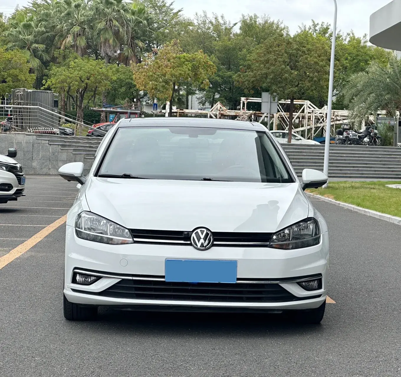2019 VOLKSWAGEN GOLF thumbnail 2