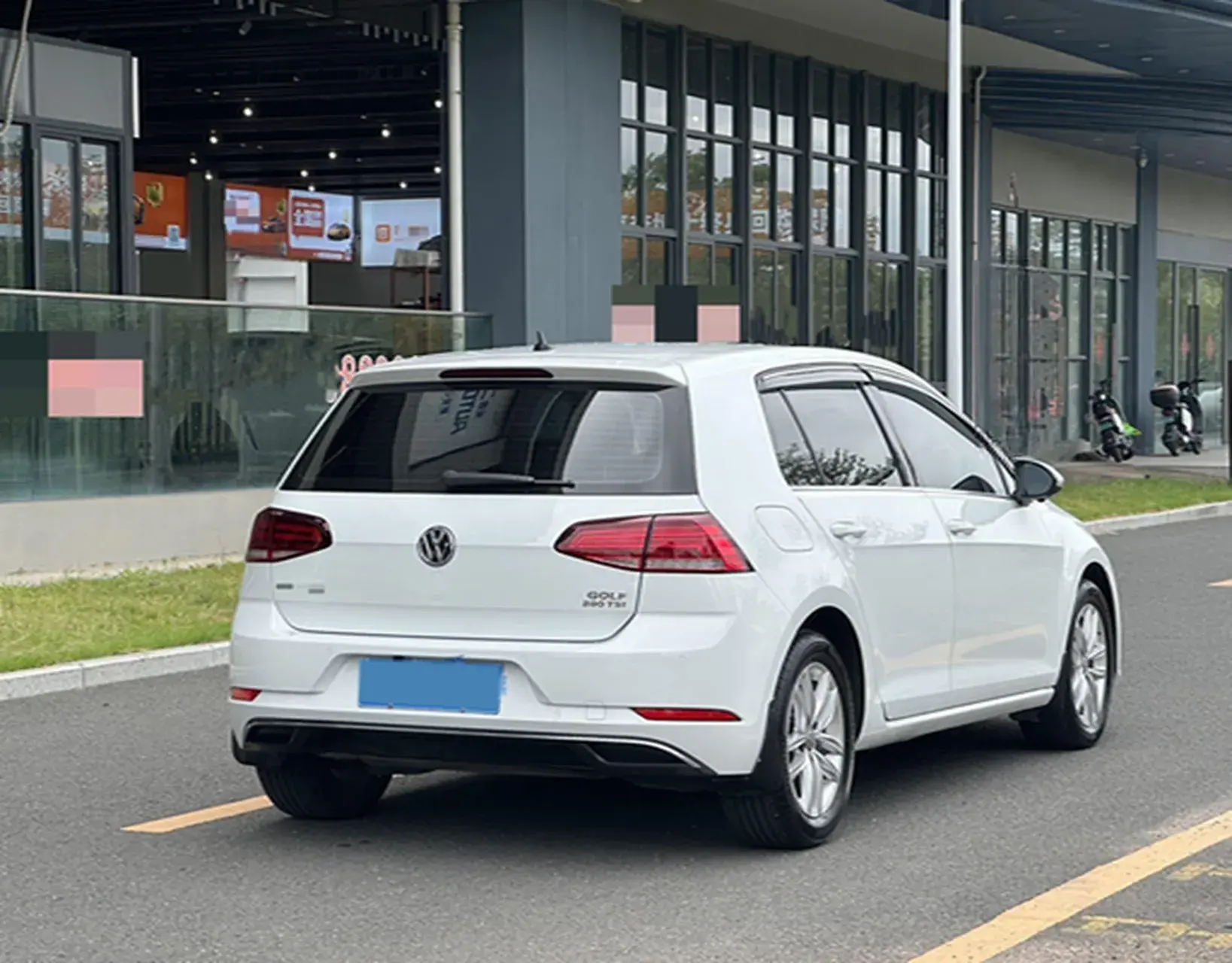 2019 VOLKSWAGEN GOLF thumbnail 4