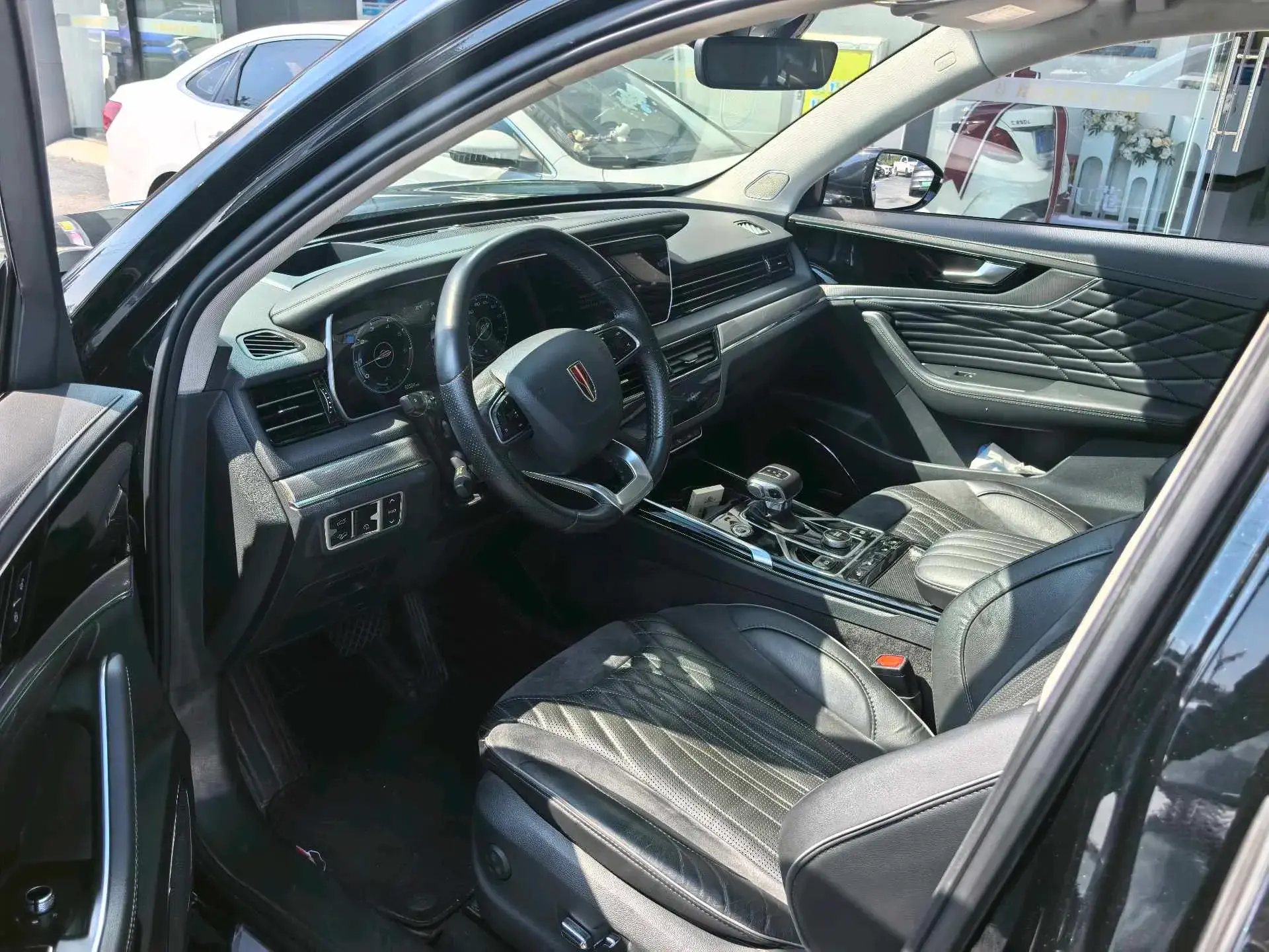 2022 HONGQI HS5 thumbnail 2