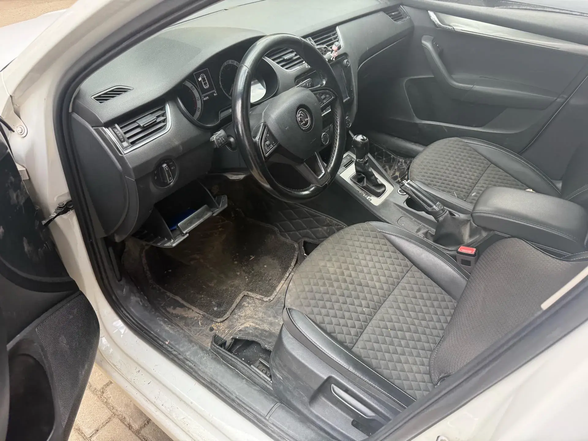 2018 SKODA OCTAVIA thumbnail 4