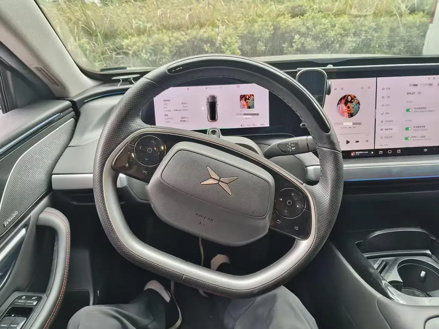 2021 XPENG P7 thumbnail 4