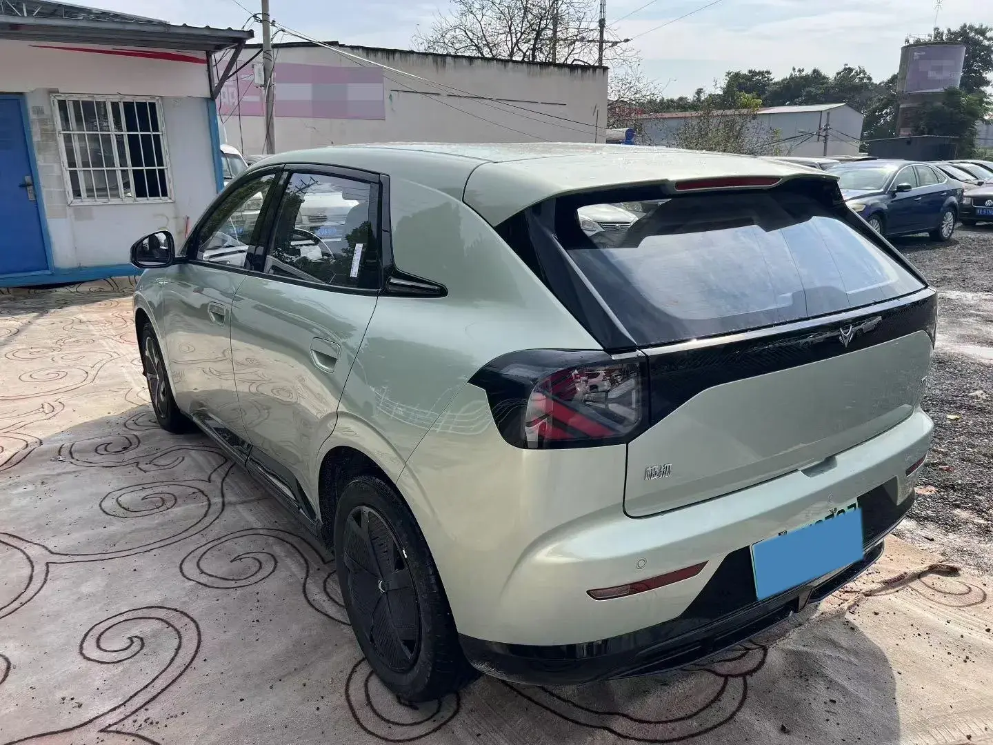 2025 ARCFOX T1 thumbnail 4