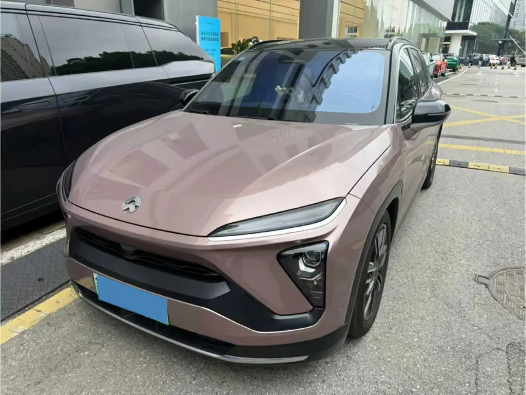 2020 NIO ES6 view 1