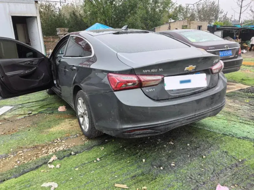 2019 CHEVROLET MALIBU thumbnail 4