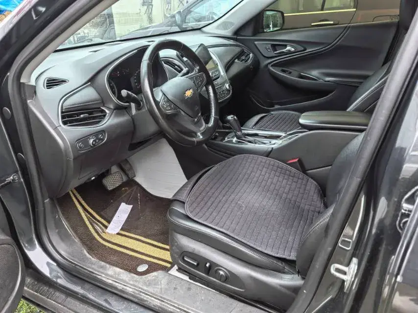 2019 CHEVROLET MALIBU thumbnail 2