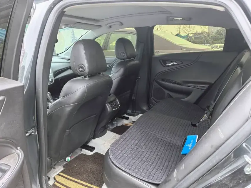 2019 CHEVROLET MALIBU thumbnail 3