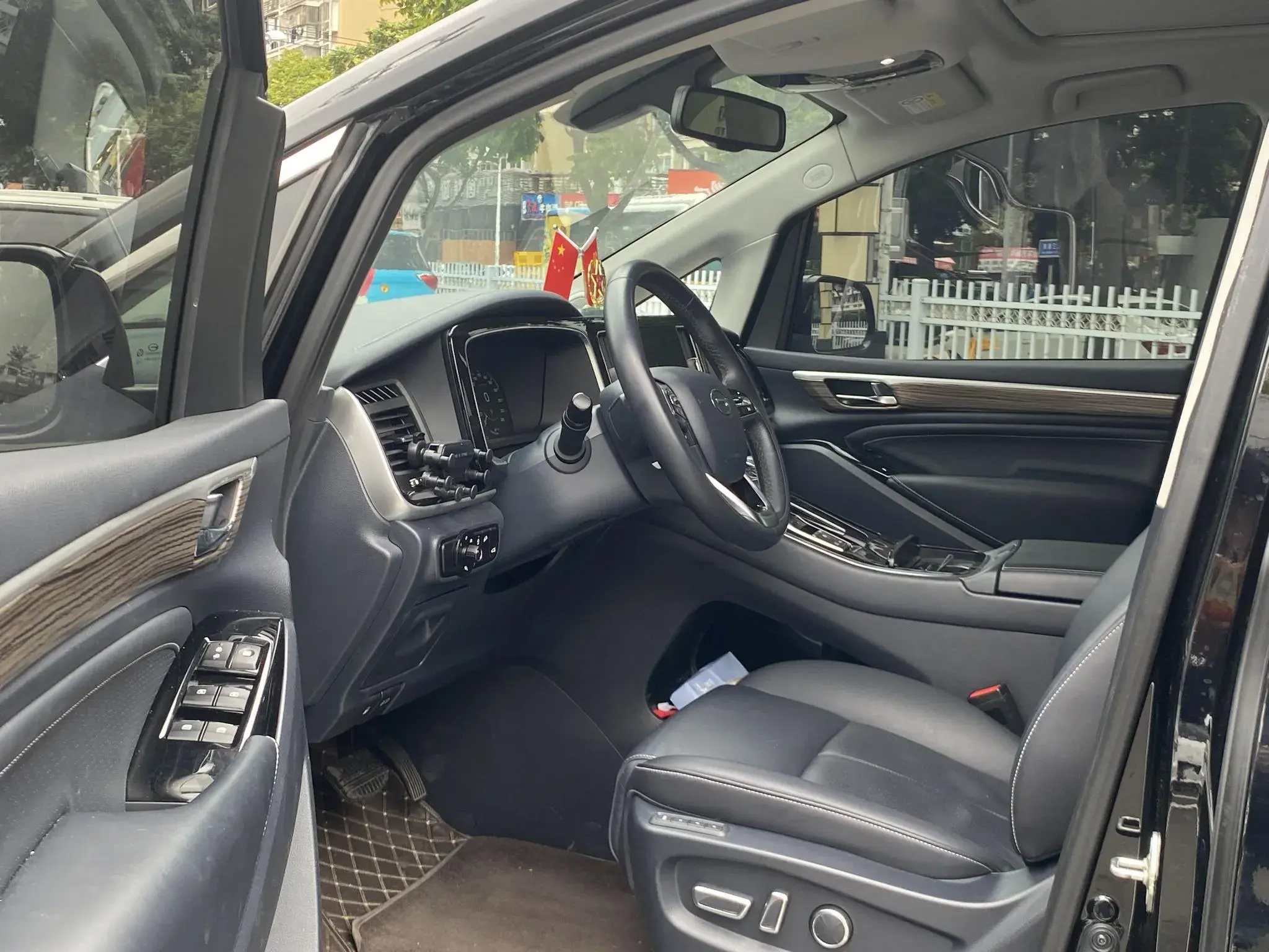 2021 GAC TRUMPCHI thumbnail 3