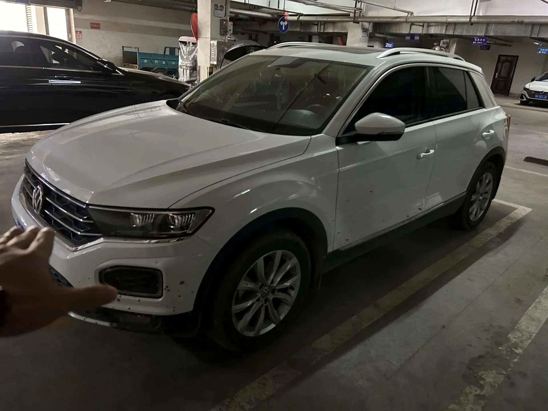 2020 VOLKSWAGEN T-ROC view 1