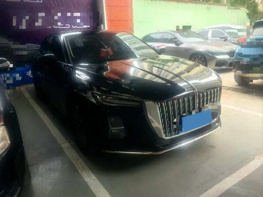 2023 HONGQI H5 thumbnail 3