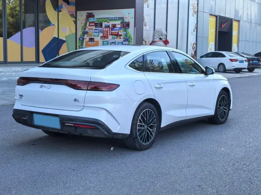 2024 BYD QINL thumbnail 4