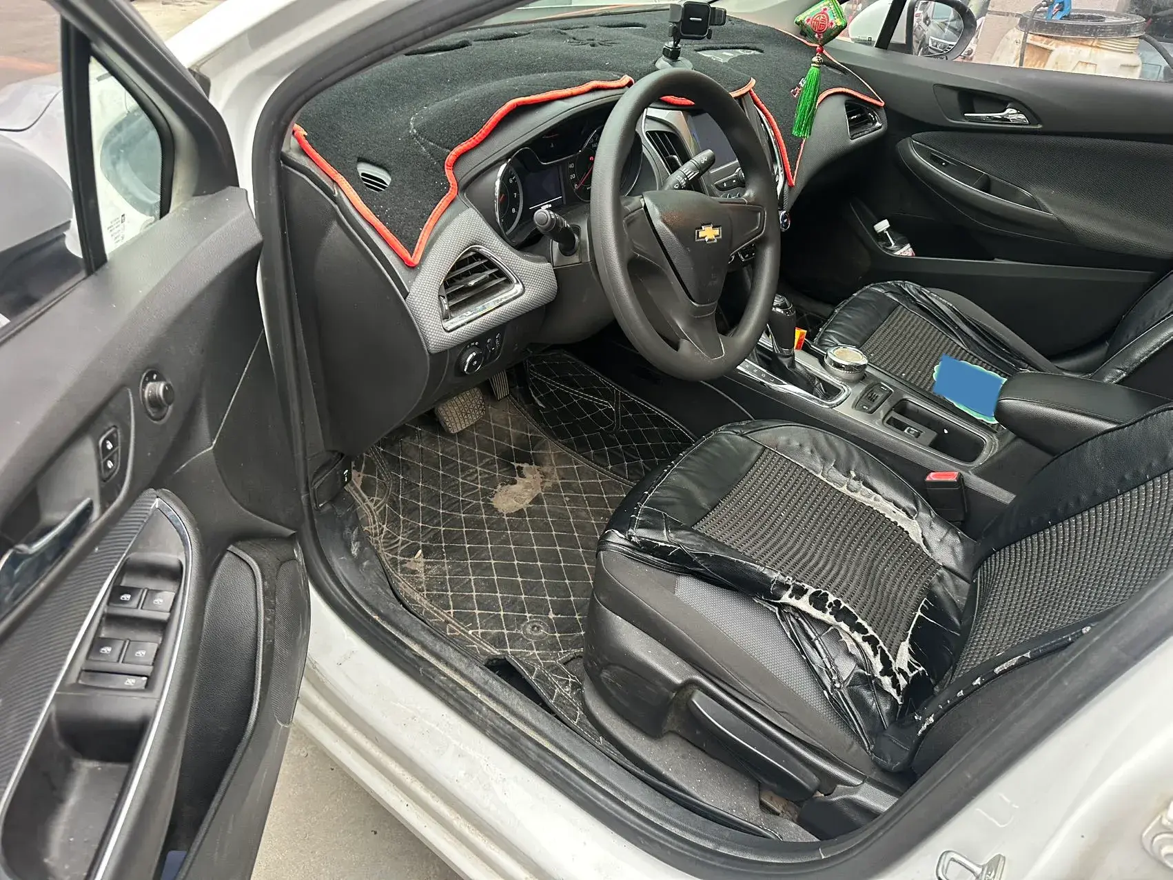 2018 CHEVROLET CRUZE thumbnail 3