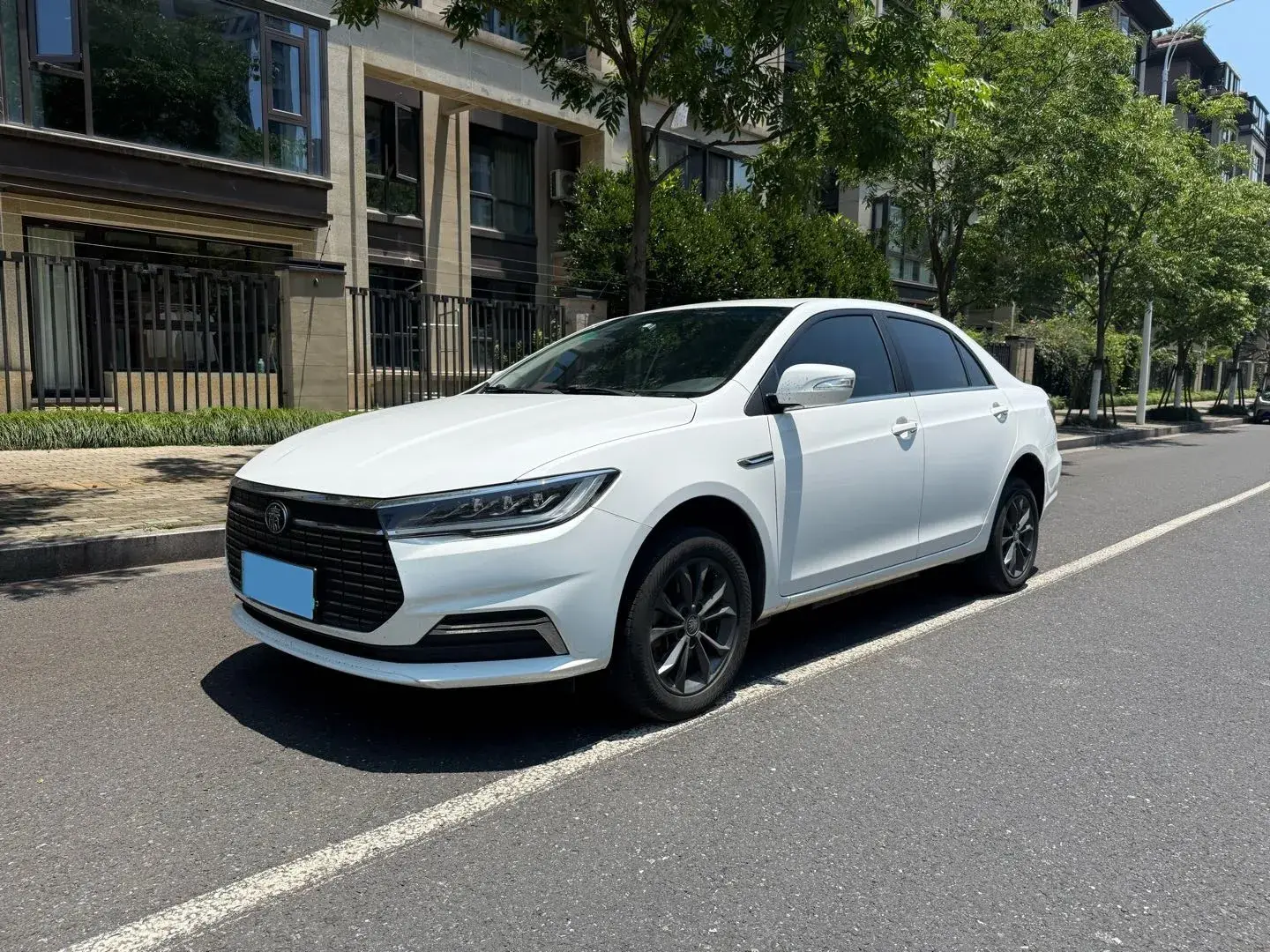 2019 BYD QIN view 1