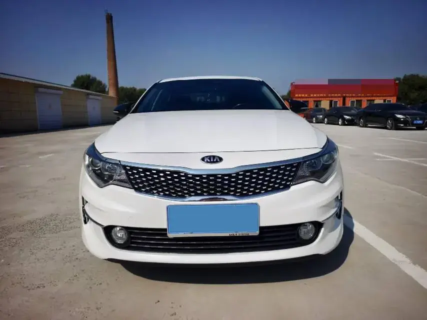 2016 KIA K5 thumbnail 2