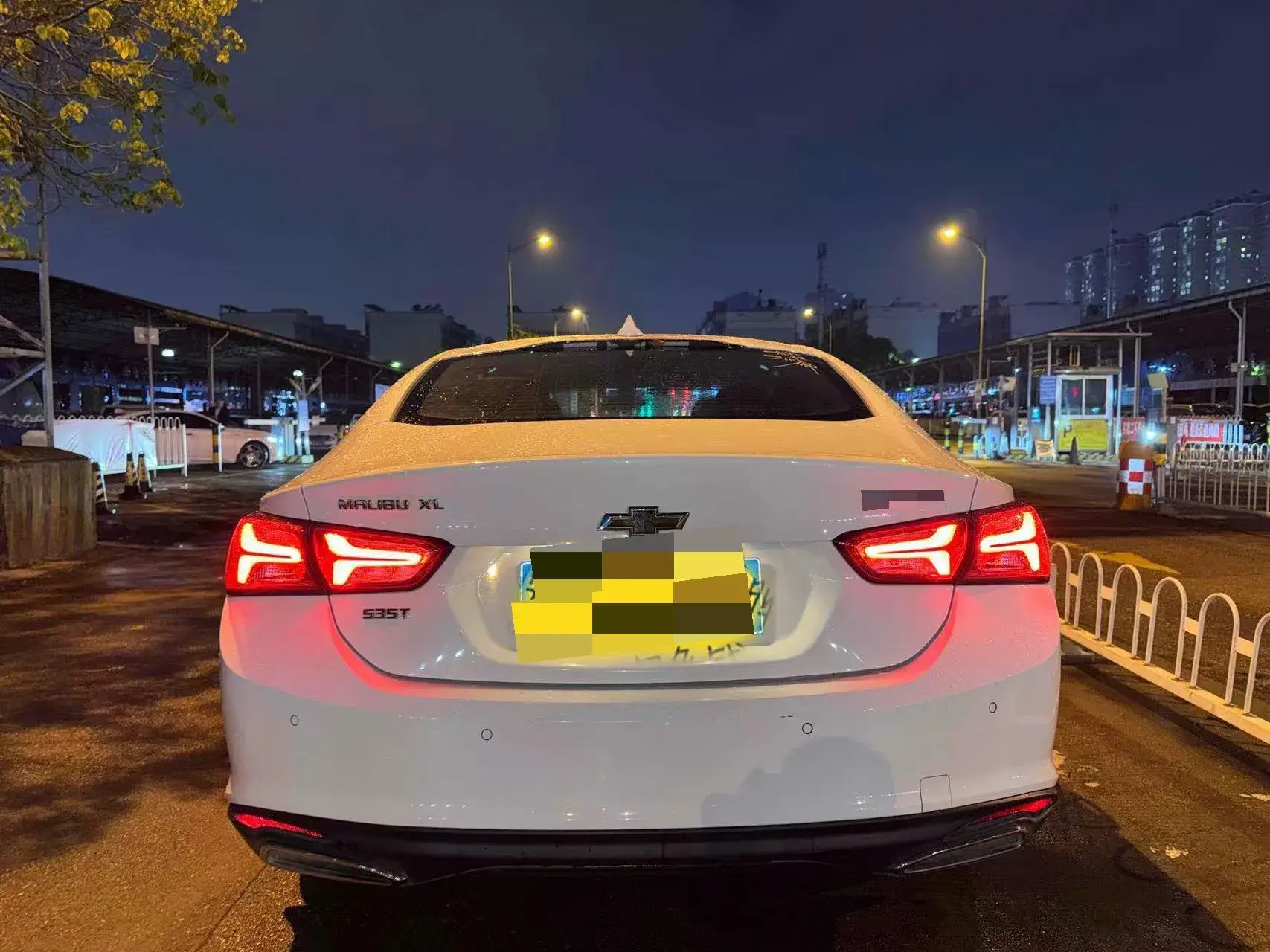 2021 CHEVROLET MALIBU thumbnail 3